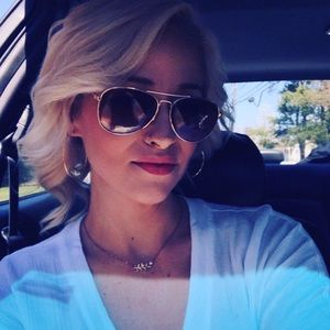 Meet your Posher, Melissa